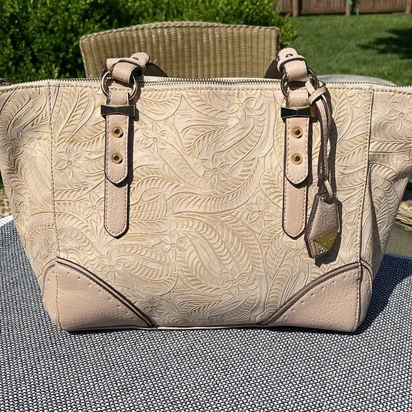 Jessica Simpson Tan Floral Embossed Tote Bag 🌺 - Picture 3 of 9